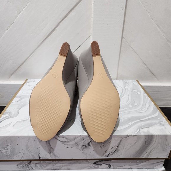 BOOTS - Picture 4 of 6